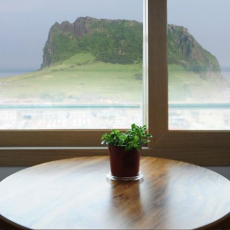 Seongsanpo Love Pension Согвипхо Экстерьер фото