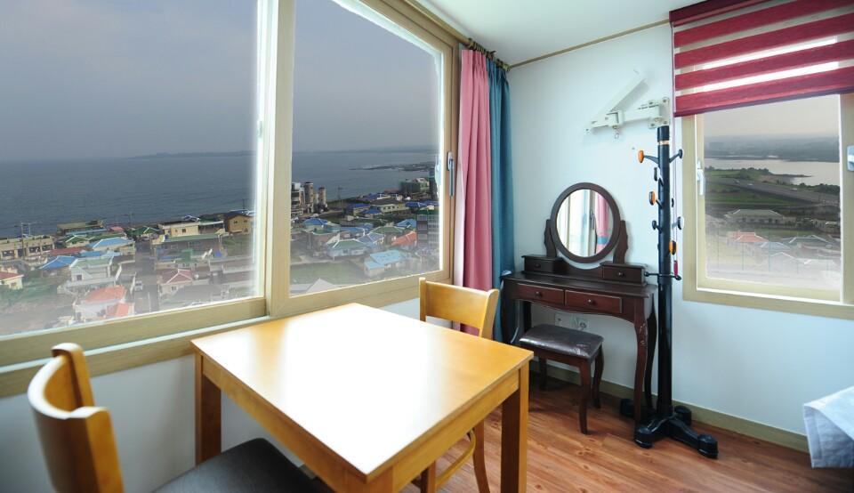 Seongsanpo Love Pension Согвипхо Экстерьер фото